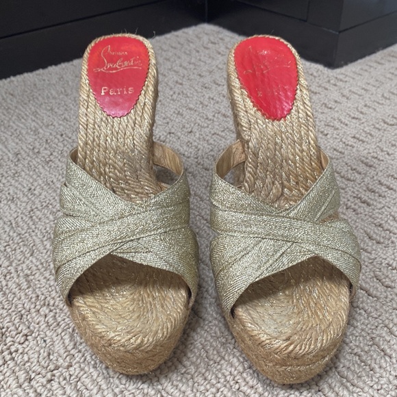 Christian Louboutin gold wedge slides - Picture 2 of 10